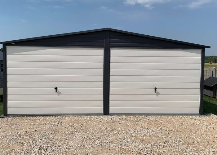 Garaż blaszany dwuspadowy z dwiema bramami Włoszczowa